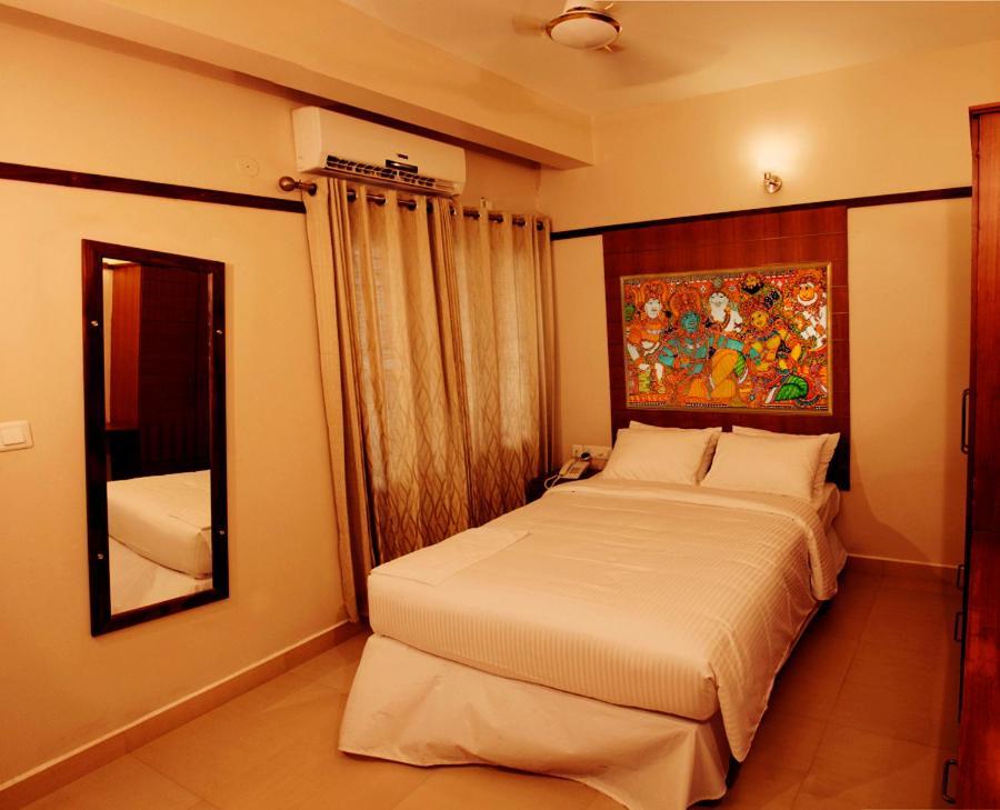 Srivar Hotels Guruvayur Luaran gambar